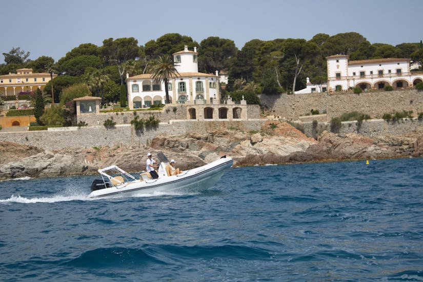 The beautiful Costa Brava and our boat in the Boat Rental in Platja d'Aro with Licence (for up to 10 people).