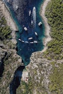 Escursione in barca alla Grotta Azzurra & Hvar da Spalato con snorkeling con Booker Travel Agency Split.