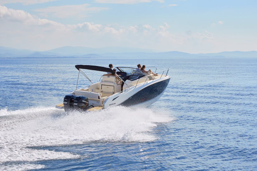Boat Rental in Platja d'Aro with Licence (PNB) (up to 12 people).
