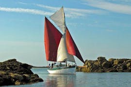 Großsegler während einer Ganztägige Bootstour mit Zwischenstopp auf der Insel Houat, mit Le Courrier des Îles.