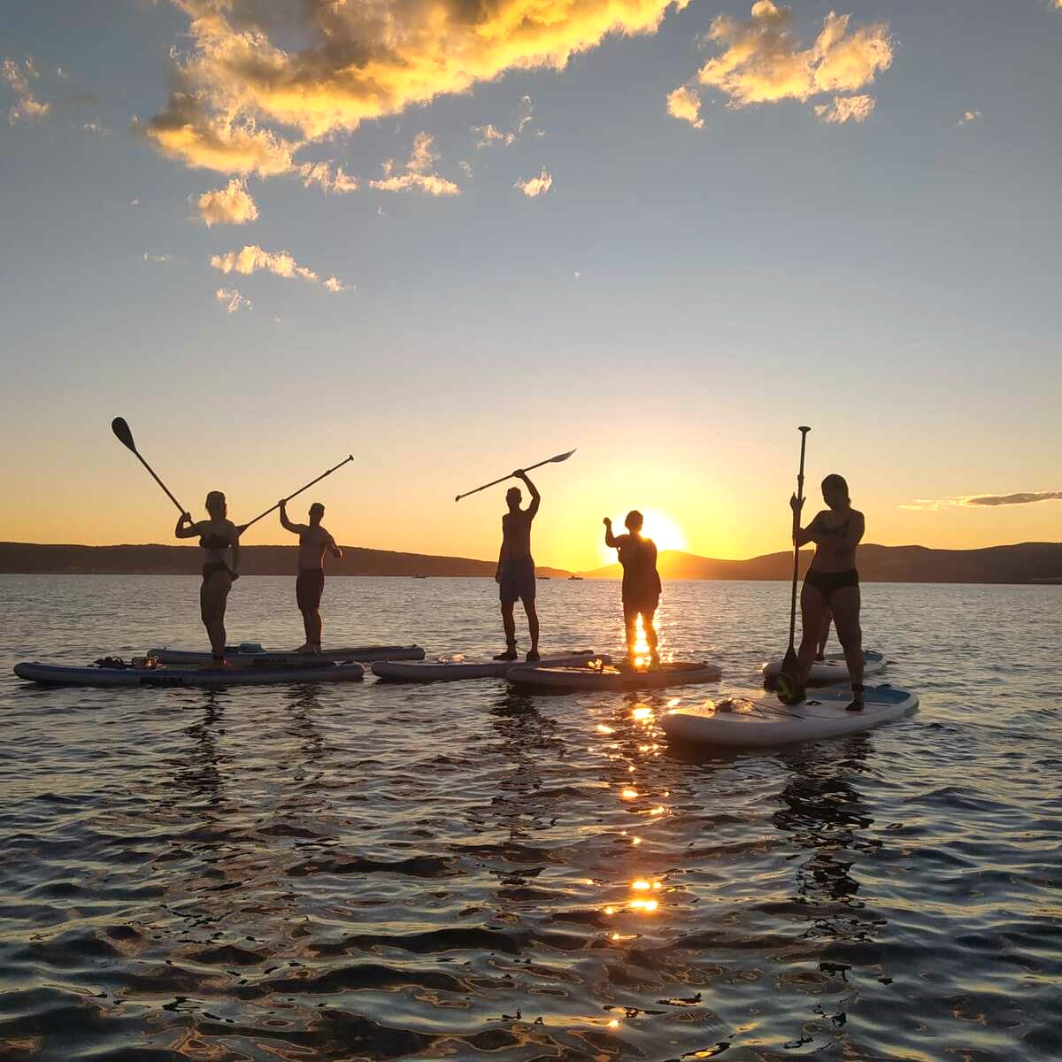 Ruta de SUP al atardecer por el parque forestal de Marjan en Split con snork con Given2Fly Adventures Split.