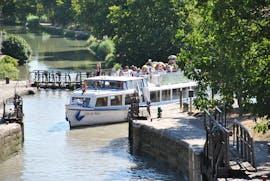 Boottocht op een pontonboot in het Canal du Midi met lunch met Les bateaux du midi.