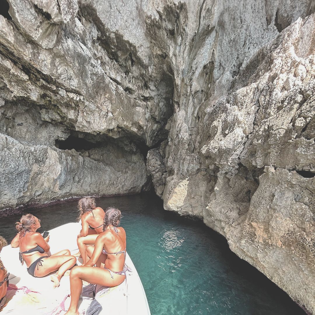 Private Boat Trip to Gulf of Noto and Caves of Syracuse with Aperitif from Sicily Boats.