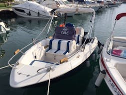 Frontal Picture of Proa 22, the boat offered in the Boat Rental in Alicante with License (up to 5 people) from Bar&Co Alicante.