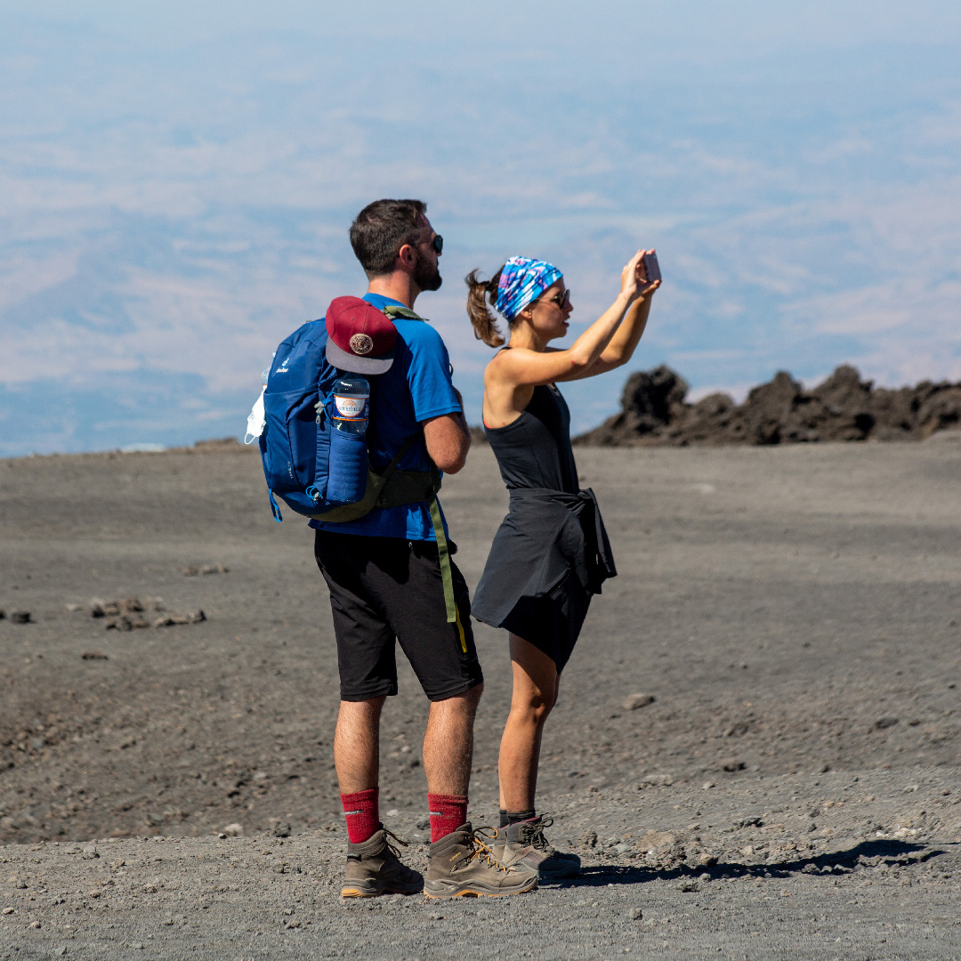 Morgenwanderung zum Ätna mit Verkostung lokaler Produkte mit Excursions Etna.