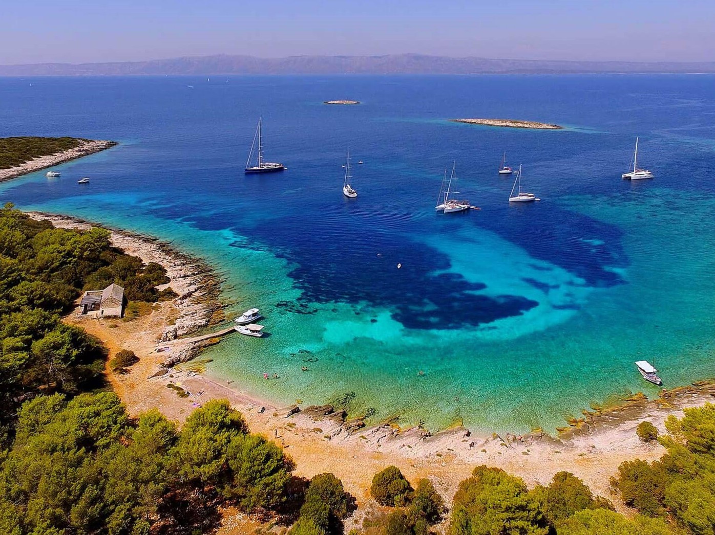 Ganztägige Bootsfahrt zur Insel Proizd mit Mittagessen mit Proizd Boat Tours Vela Luka.