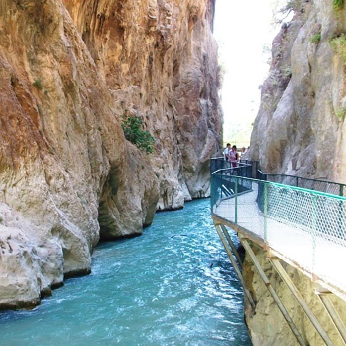 Tour in bus a Saklikent Gorge e Tlos Ruins con pranzo con Chillax Travel Ölüdeniz.