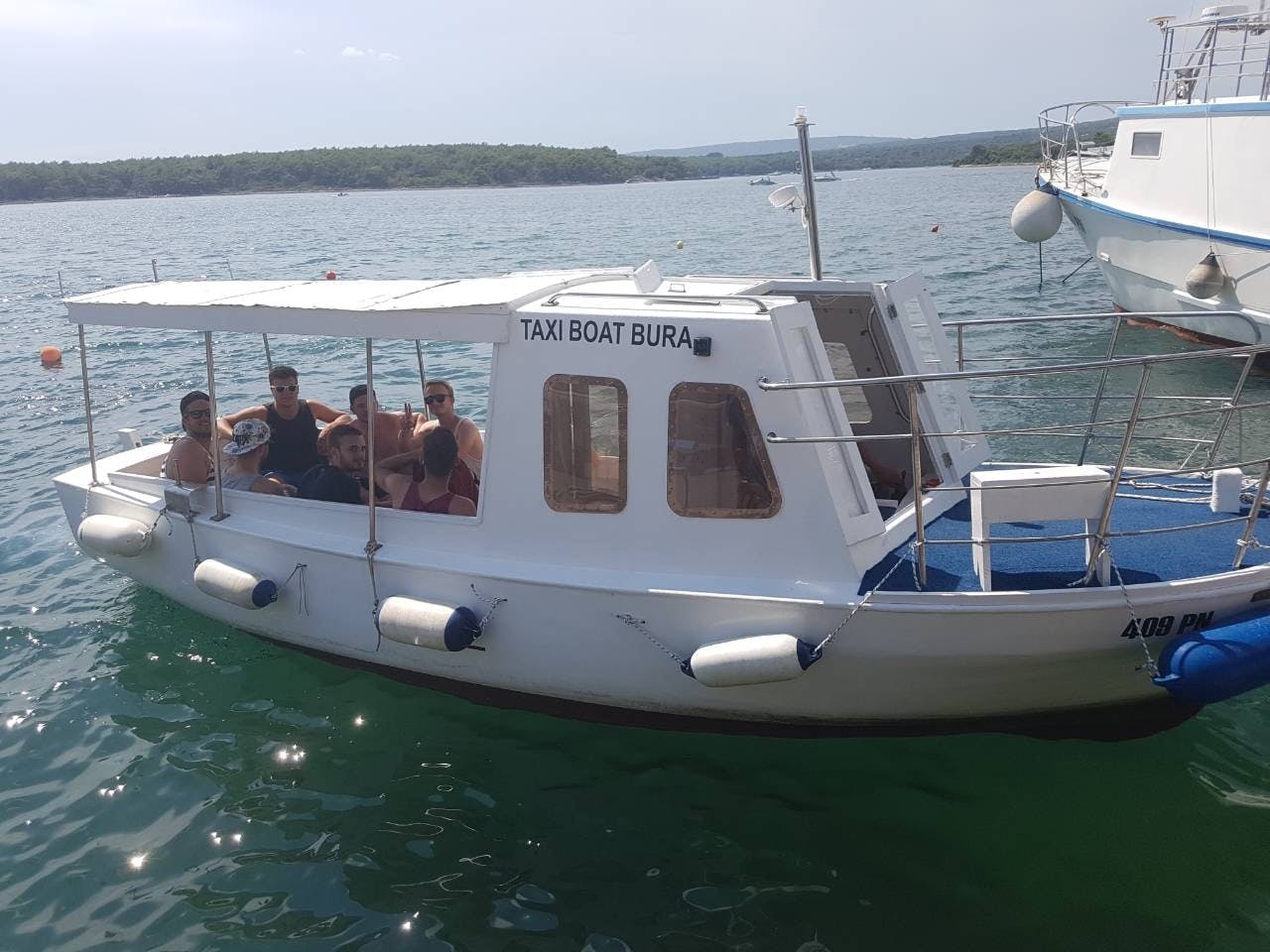 The boat used during the Private boat trip from Punat from Taxi Boat Punat.