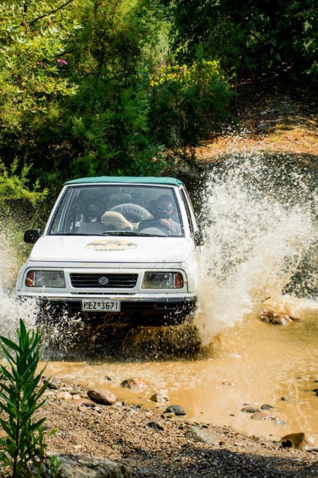 Tour in jeep da Rethymno alla costa meridionale di Creta con pranzo con Discovery Safaris Rethymno.