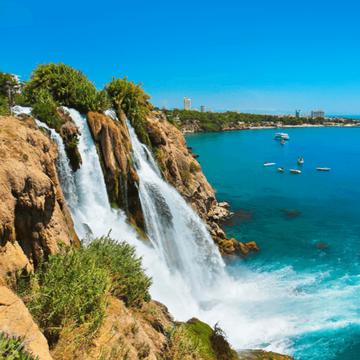 Der schöne Niederduden-Wasserfall, den Ihr während dem Tagesausflug zum Duden-Wasserfall und nach Kaleiçi mit Bootstour und Mittagessen mit Solymos Travel Antalya.