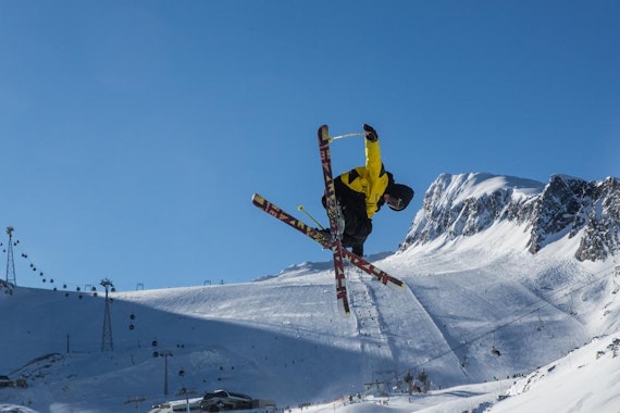 Private Off-Piste Skiing Lessons for Adults of All Levels