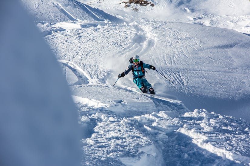 Off-Piste Skiing Lessons for Beginners.