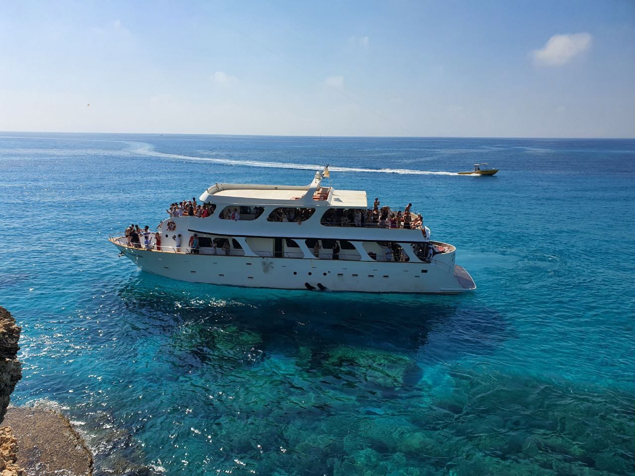 Paseo en barco de Protaras a Konnos Beach con St Georgios Boat .