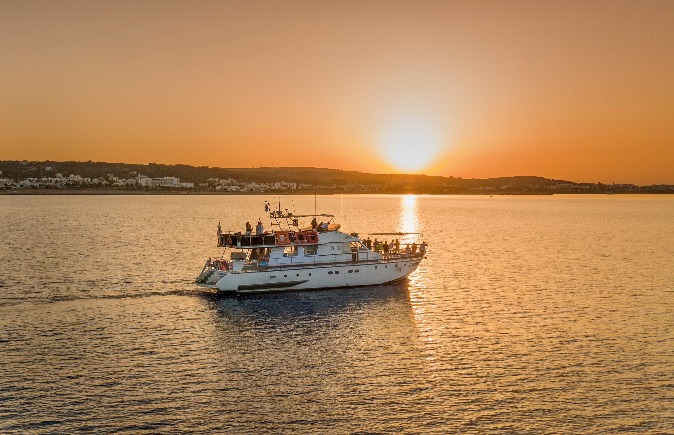 Balade en bateau Protaras - Protaras  & Baignade avec St Georgios Boat .