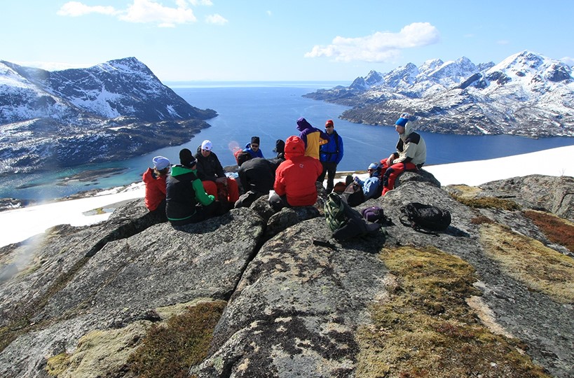 Half Day Hiking Tour to Smatindan from Lofoten Aktiv.