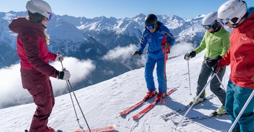 Clases de esquí para niños a partir de 12 años para avanzados con Skischule Bad Hofgastein Clases de esquí para niños a partir de 12 años para avanzados con Skischule Bad Hofgastein.