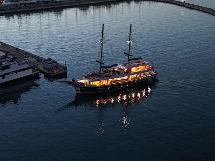 Bootstour bei Sonnenuntergang ab Protaras mit Willkommensgetränk und Schnorcheln.