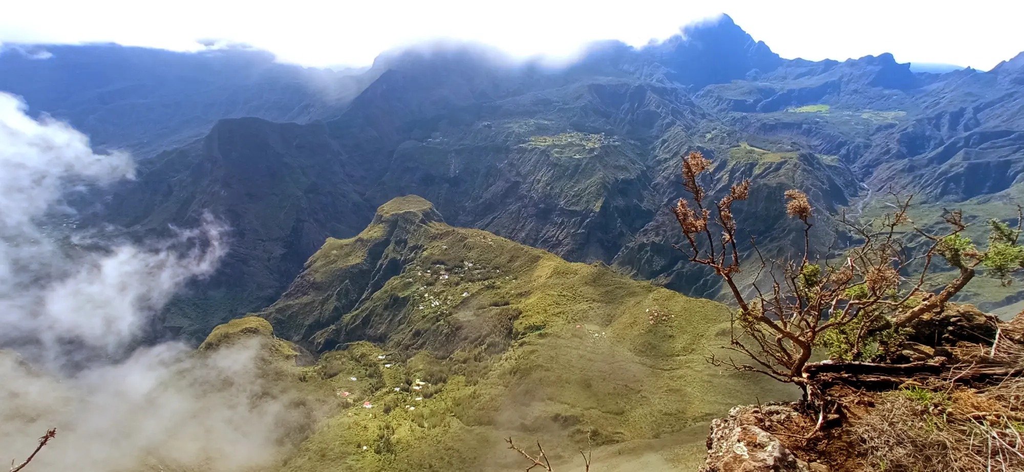 Privater Halbtagesausflug zum Maïdo-Gipfel mit Abholung mit 5A Transports Réunion.