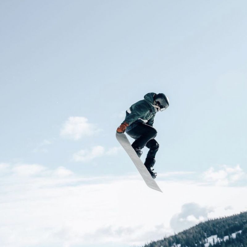 Private Snowboarding Lessons for Adults (from 16 yr.) of All Levels.