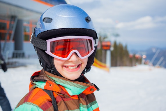 Kids Ski Lessons (4 -10 y.) for All Levels in Sierra Nevada