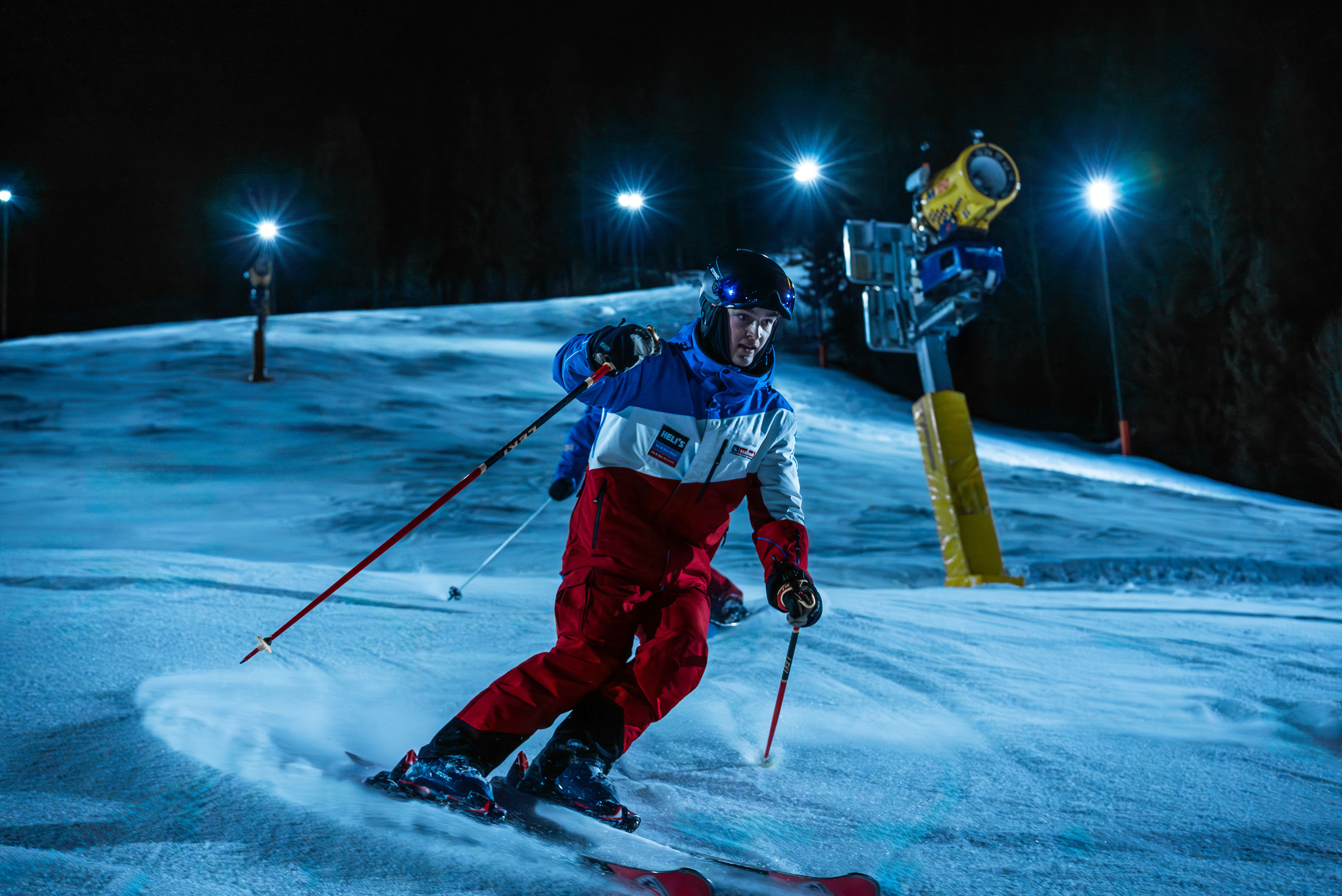 Private Ski Lessons on the Nightslope for Adults for Skiers with Experience from Heli's Skischule Saalbach-Hinterglemm.