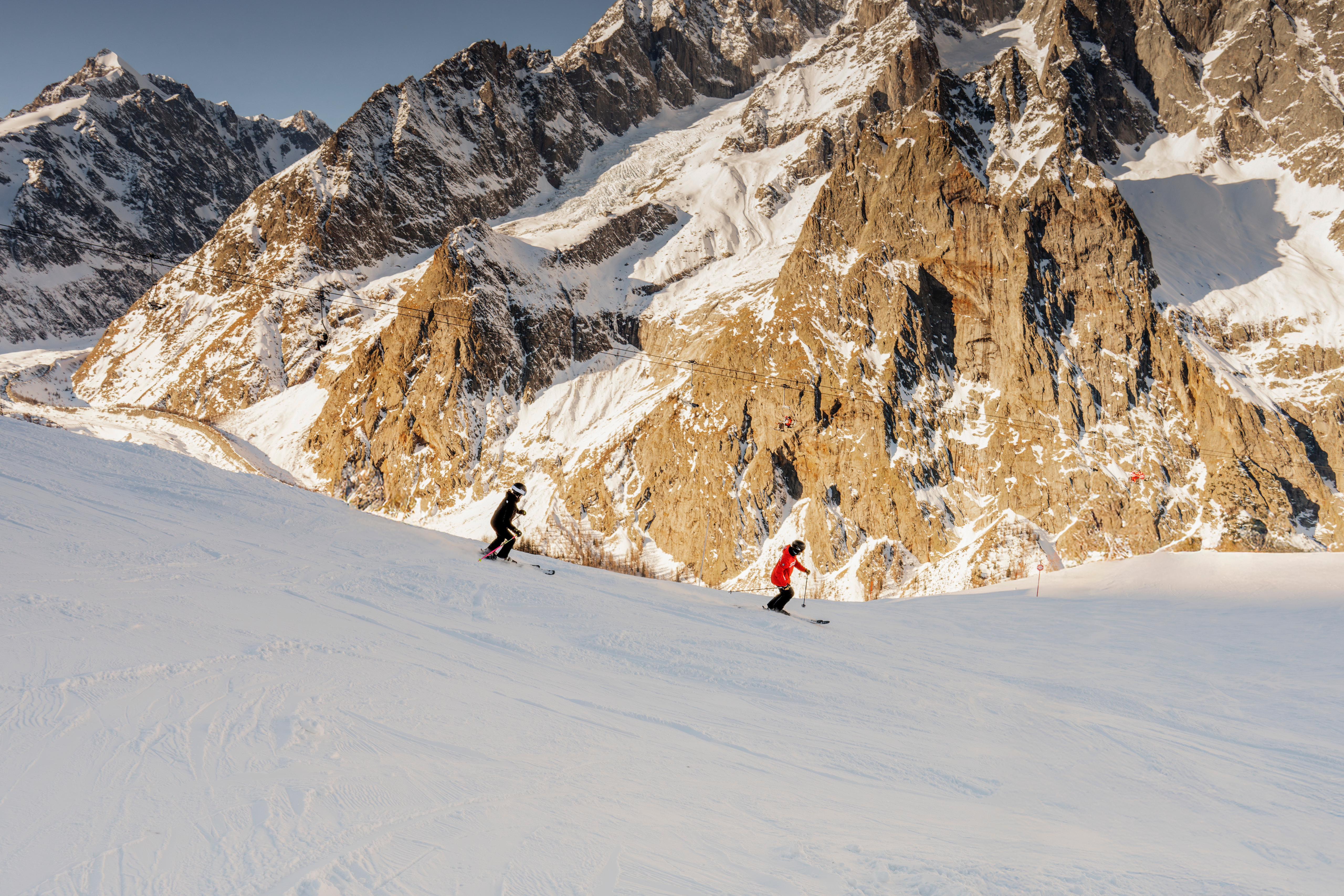 Private Ski Lessons for Adults (from 13 y.) of All Levels.