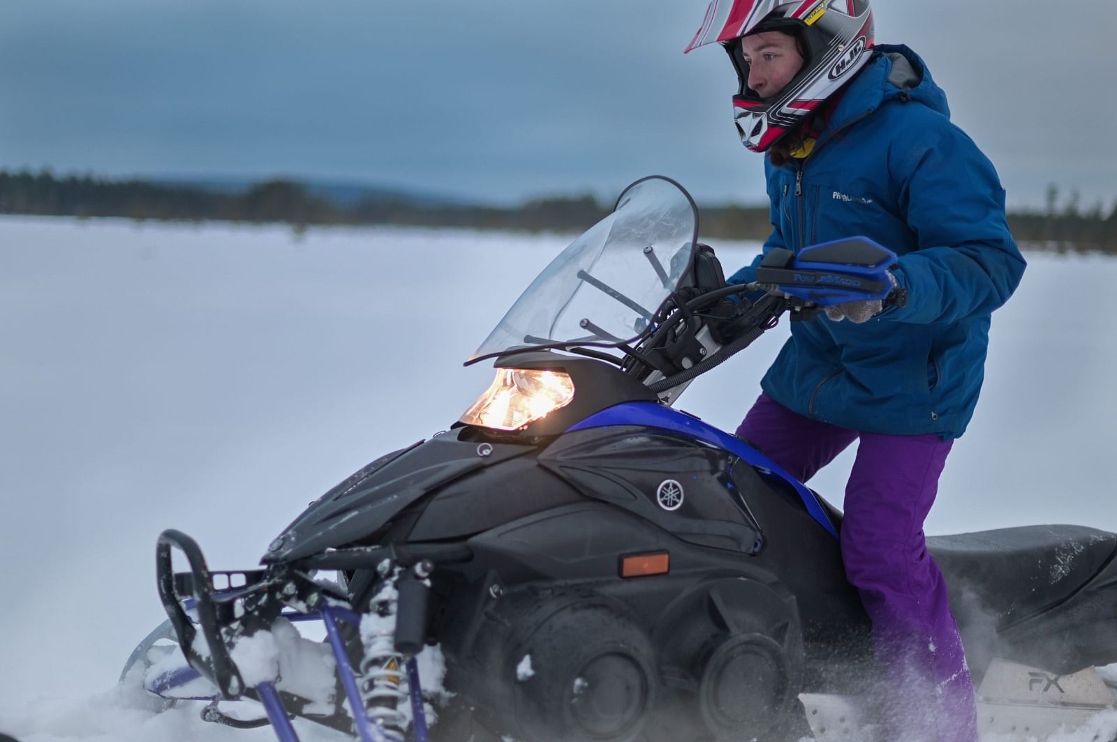 Schneemobil-Tour ab Rovaniemi mit BBQ-Mittagessen mit Arctic GM Finland.