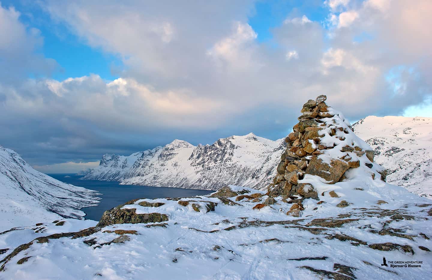 Private 4x4 Van-Tour zu den Fjorden von Kvaløya.