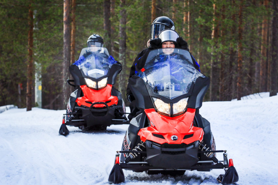 Schneemobil-Tour mit Nordlichtbeobachtung ab Kemi mit Lapland Welcome Rovaniemi.