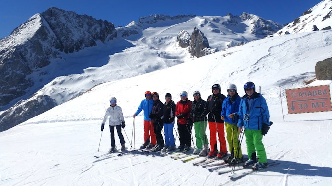 Private Ski Lessons for Adults (from 14 y.) of All Levels with Equipment