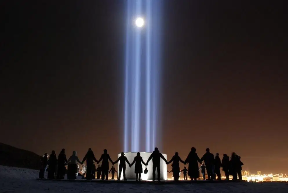 Boottocht met toeristische attracties met Elding Adventure at Sea.