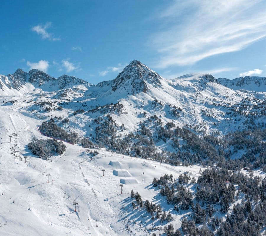 Tour con racchette da neve di un'intera giornata a Grau Roig.