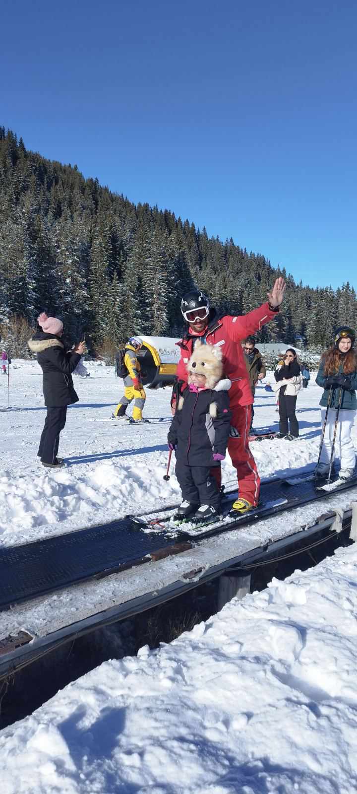 Lezioni private di sci per bambini (3-12 anni) per tutti i livelli.