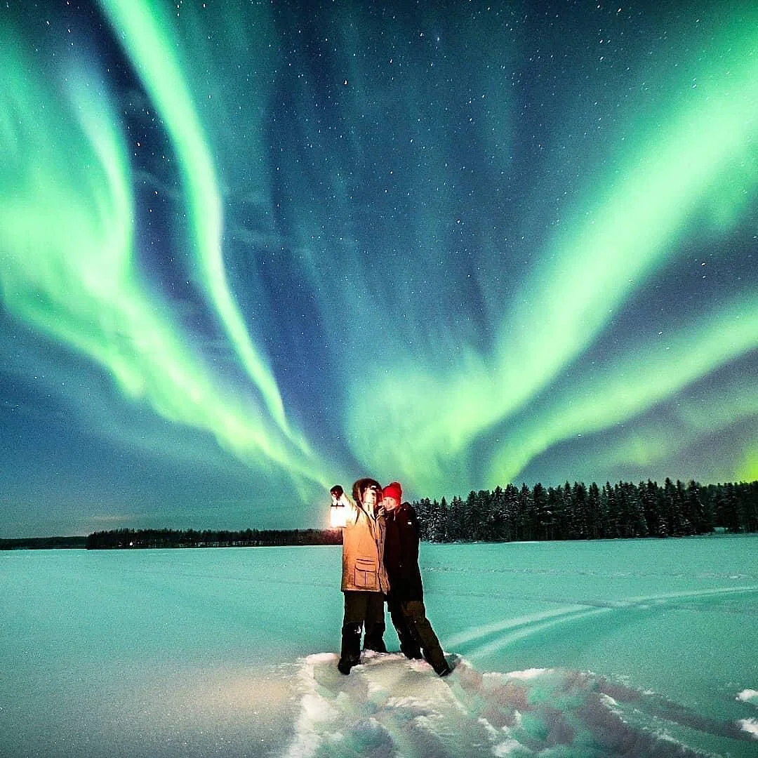 Tour alla ricerca dell'aurora boreale a Rovaniemi per piccoli gruppi con Nordic Unique Travels Rovaniemi.