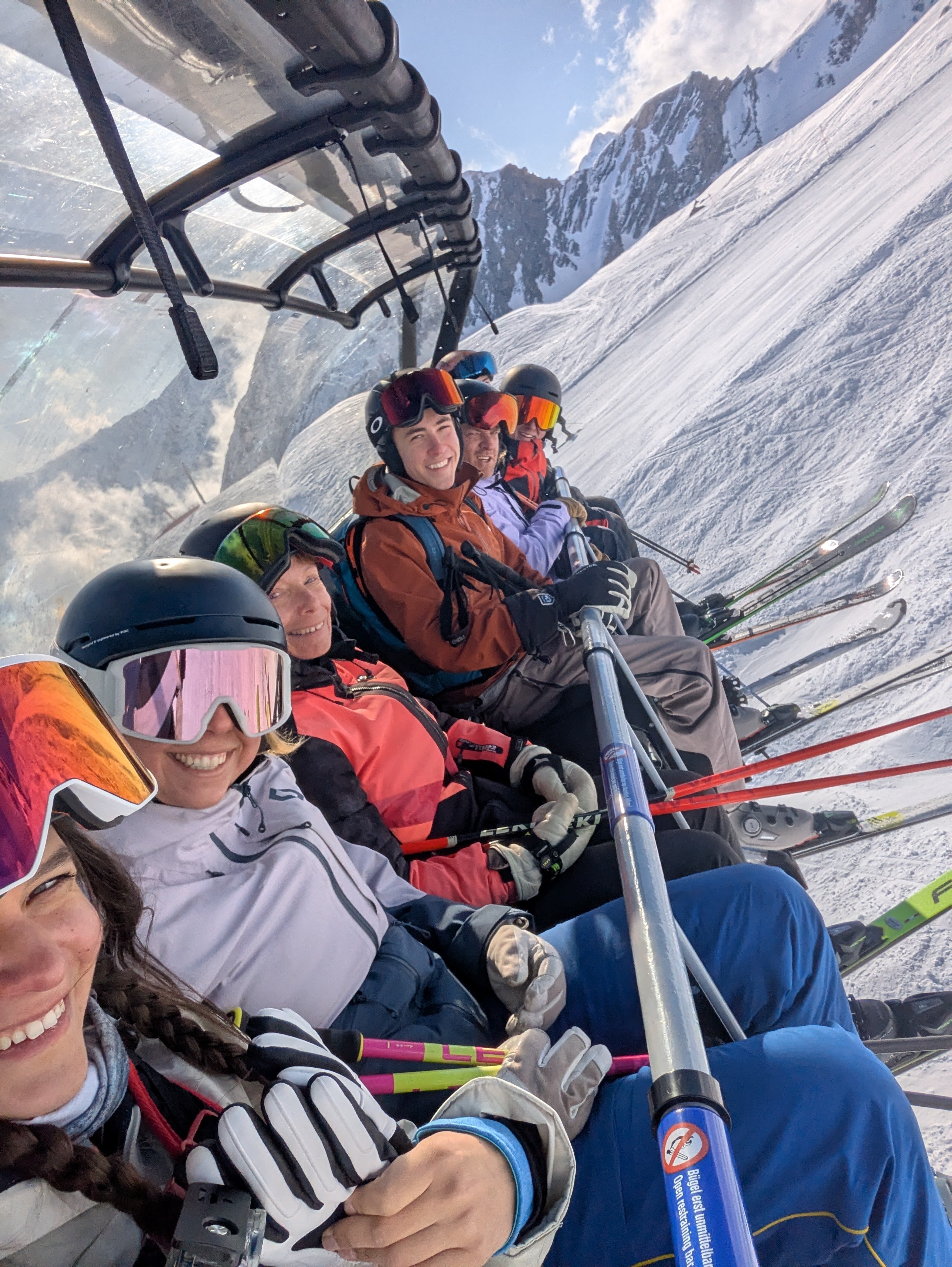 Privé skilessen voor kinderen (4-15 jaar) van alle niveaus met Cold Candy Skischool Kaprun.