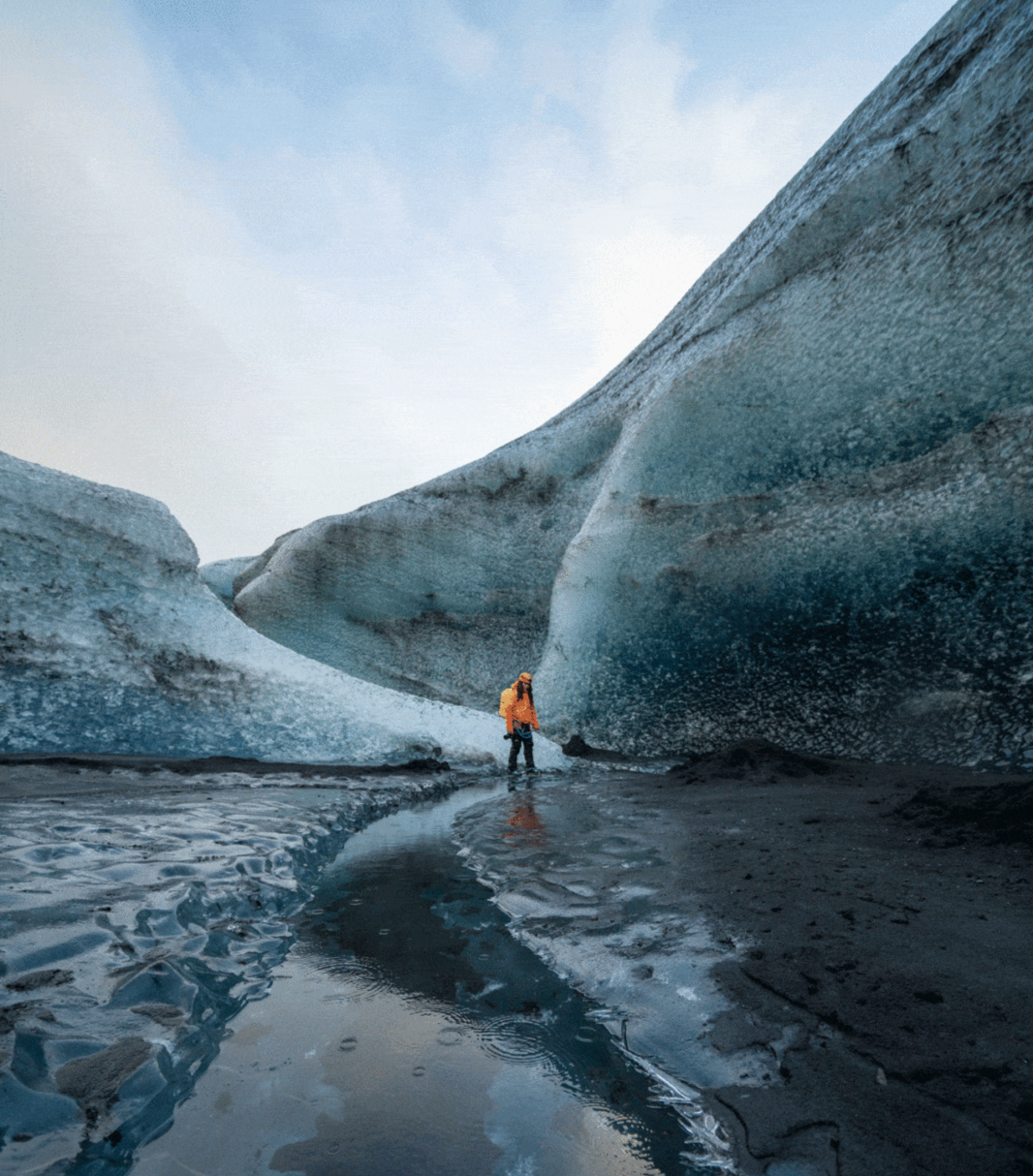 Tour glaciar con visita a la cueva de hielo en el Parque Nacional Vatnajökull con Local Guide of Vatnajökull.
