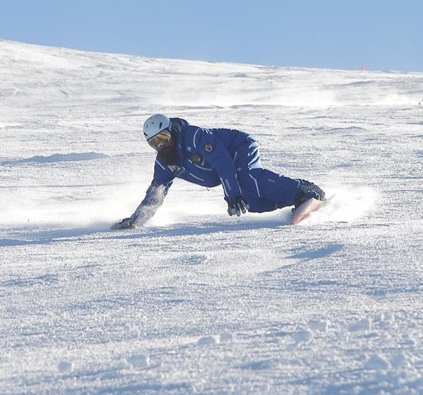 Snowboarding Lessons for Adults (from 15 y.) for beginners from Scuola di Sci Andalo Dolomiti di Brenta.
