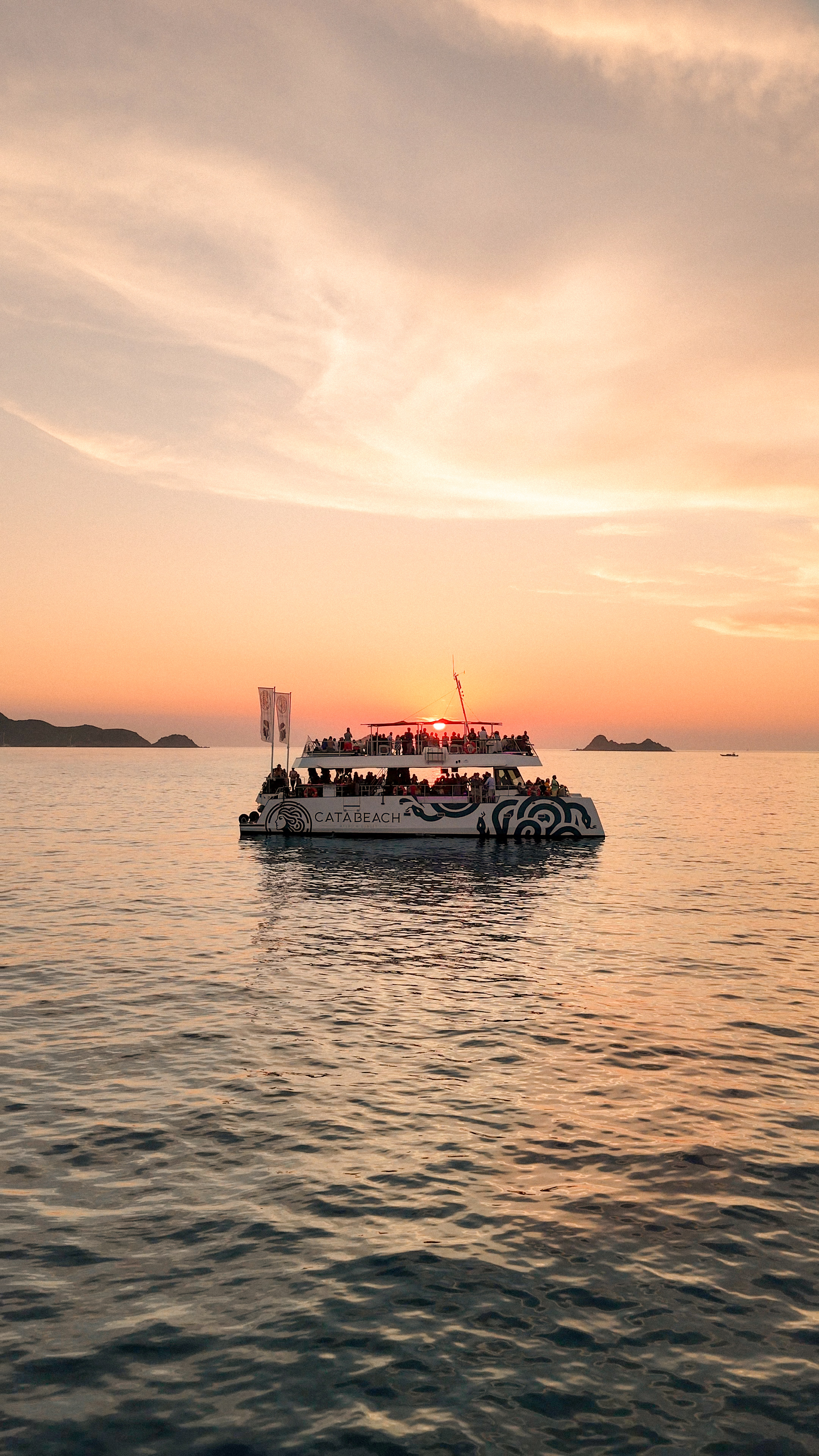 Sonnenuntergang auf den Sanguinaires-Inseln mit Catabeach Ajaccio.