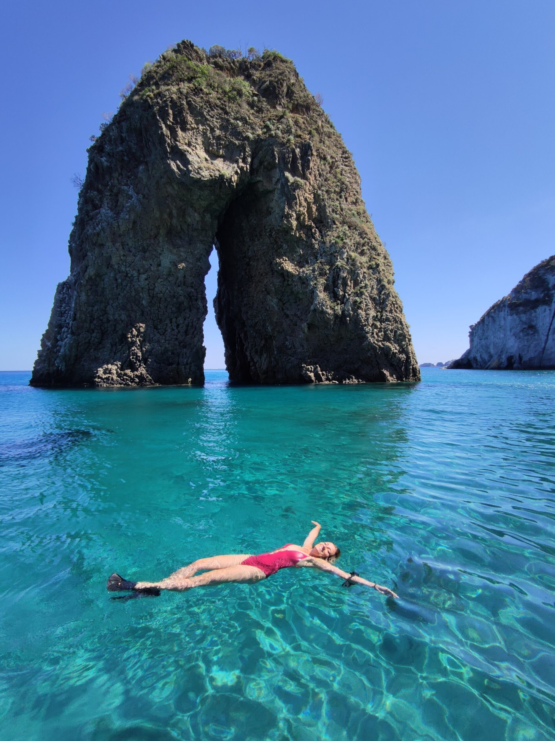 Boottocht rond het eiland Ponza met lunch en zwemstops.
