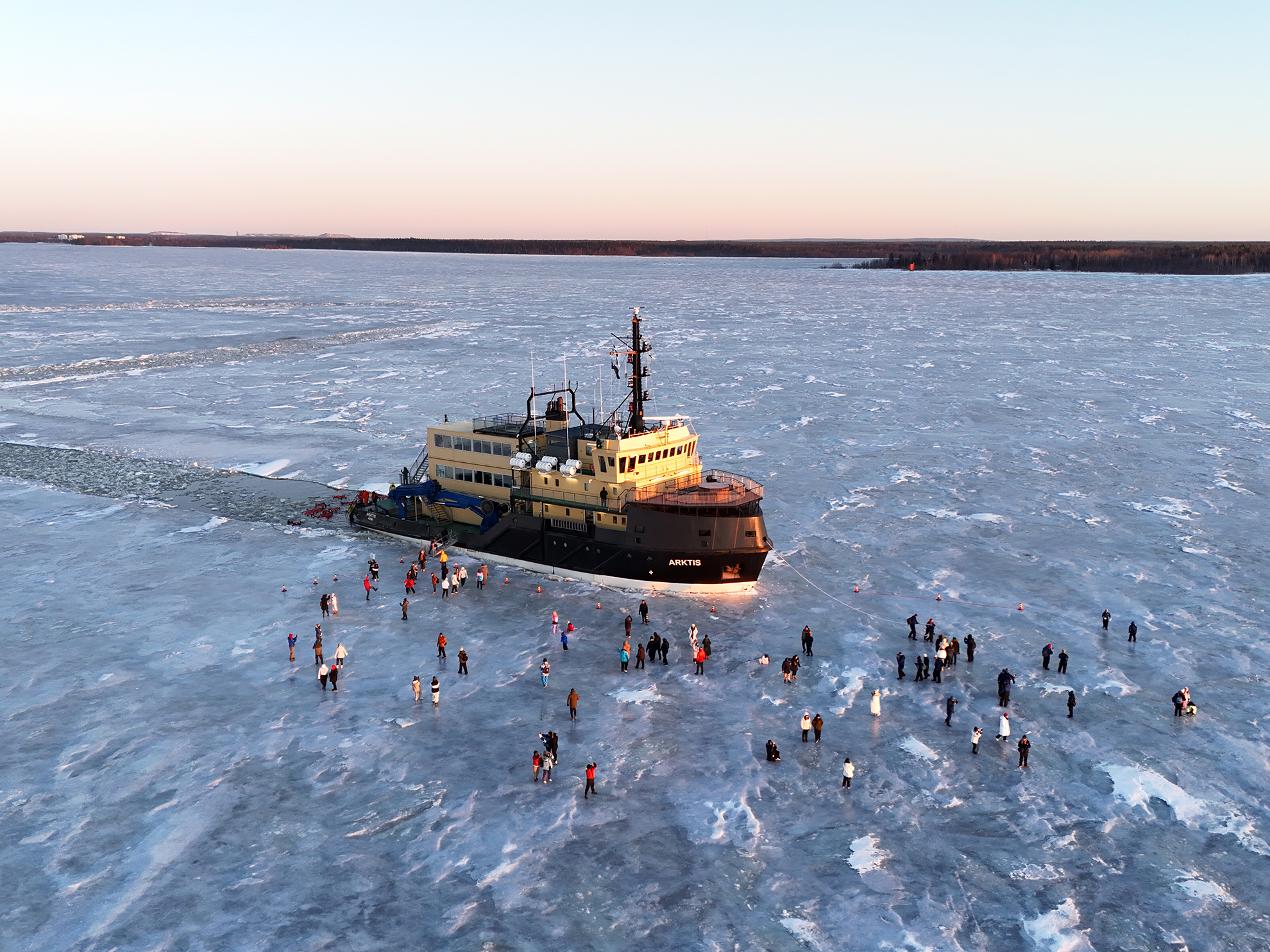 Excursión en barco rompehielos ártico desde Kemi con Experience 365 Lapland.