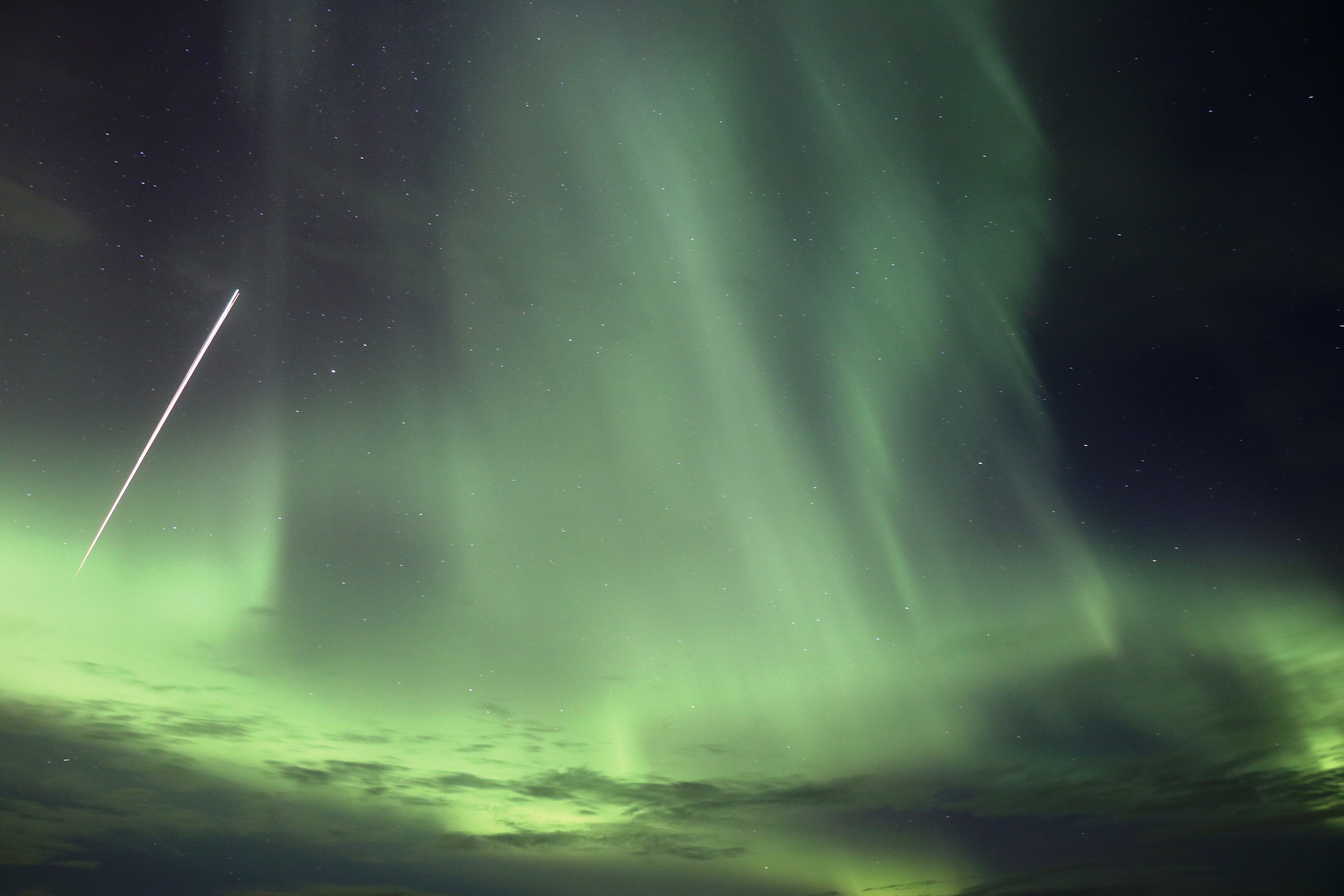 Tour combinato di 2 giorni a Goðafoss e Forest Lagoon alla ricerca dell'aurora boreale.