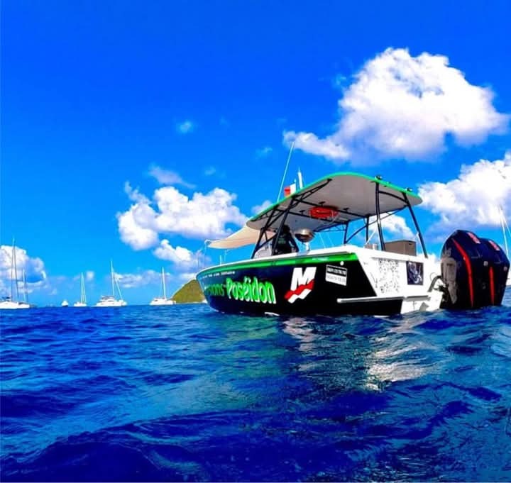 Bootstour nach Petite Terre mit Leuchtturmbesichtigung & Schnorcheln mit Business Paradise Guadeloupe.
