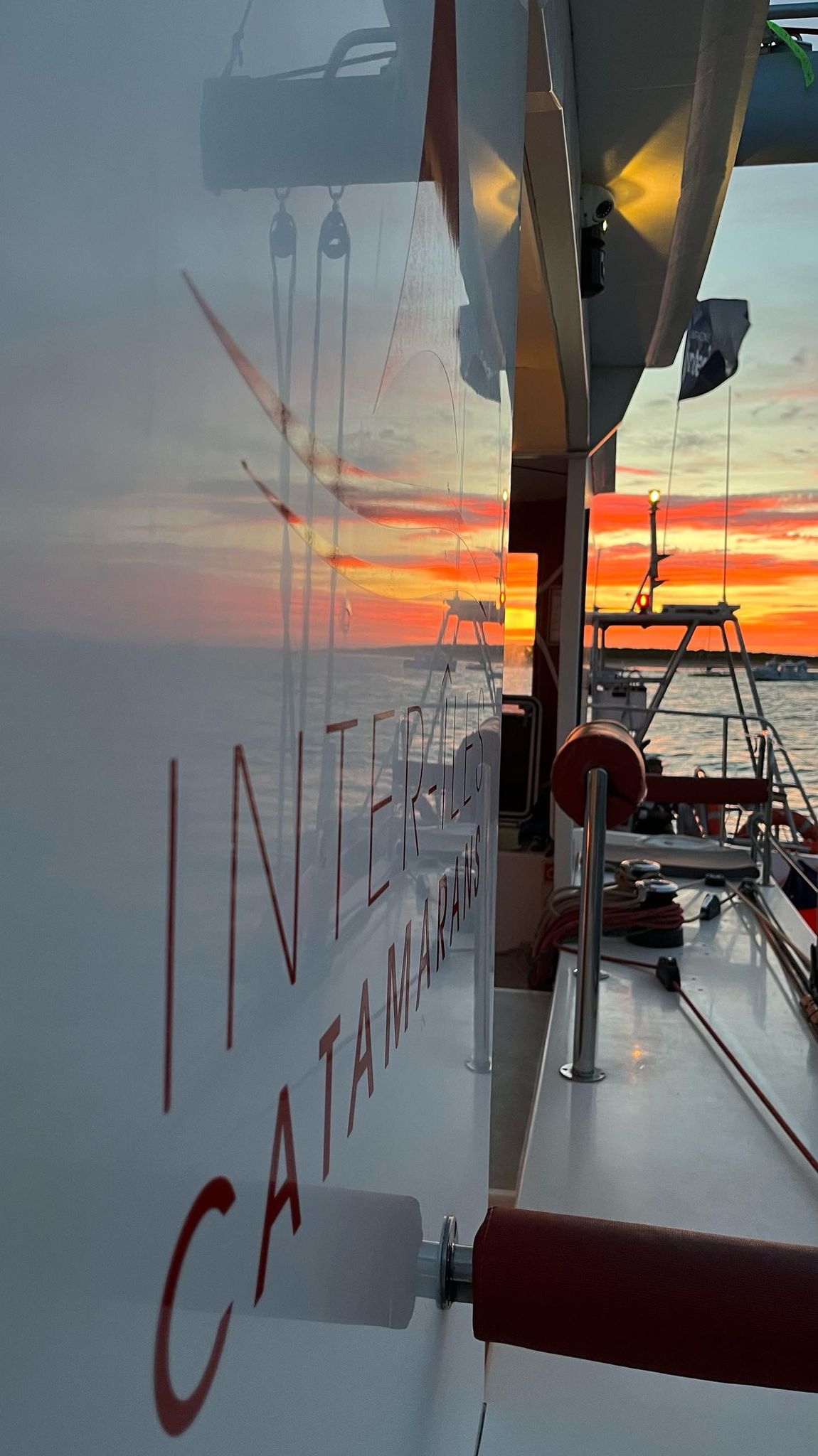Katamaran-Sonnenuntergangstour ab Boyardville mit Inter-îles Catamarans La Rochelle.