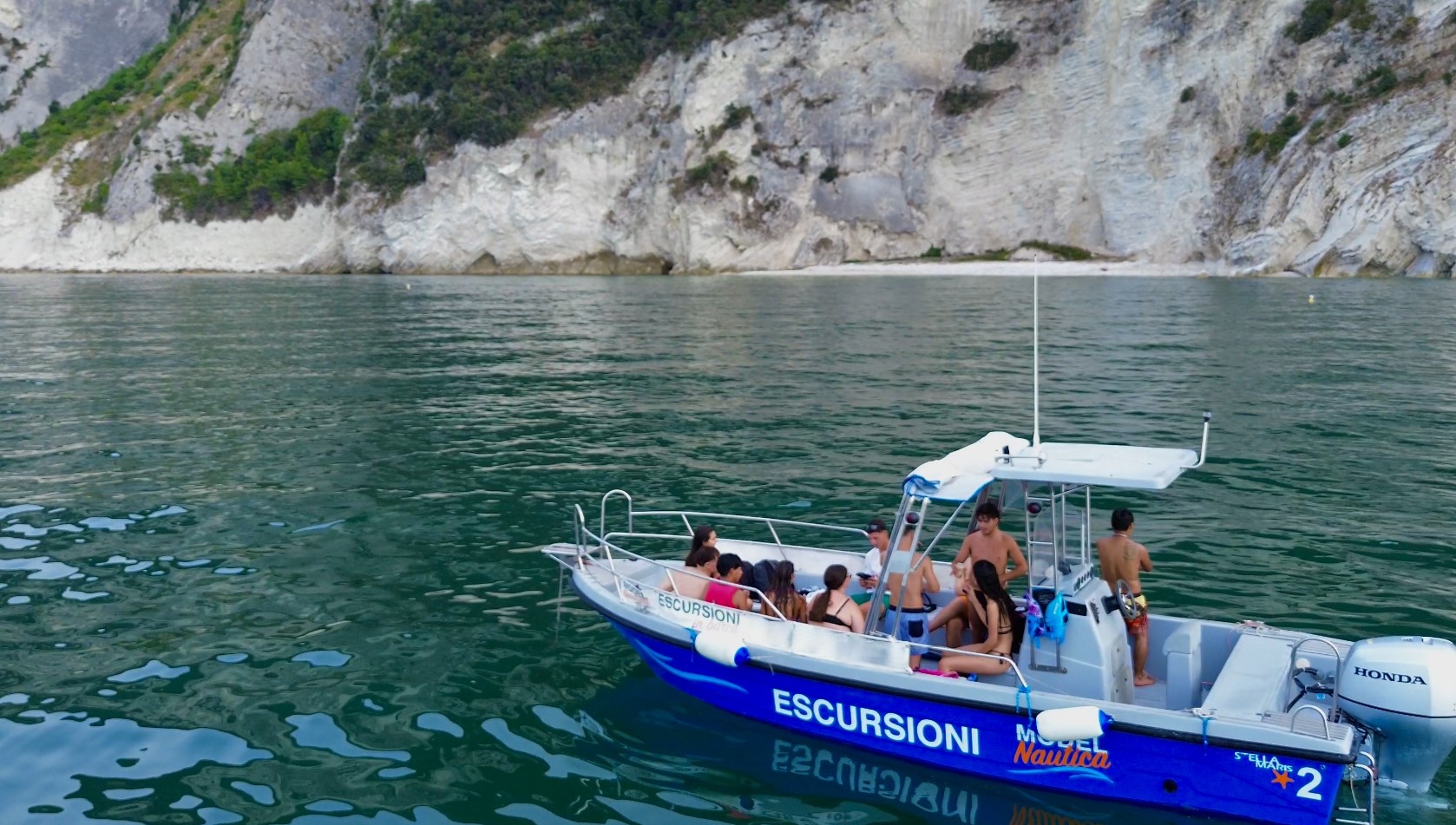Bootstour - Spiaggia del Frate mit Model Nautica Numana.