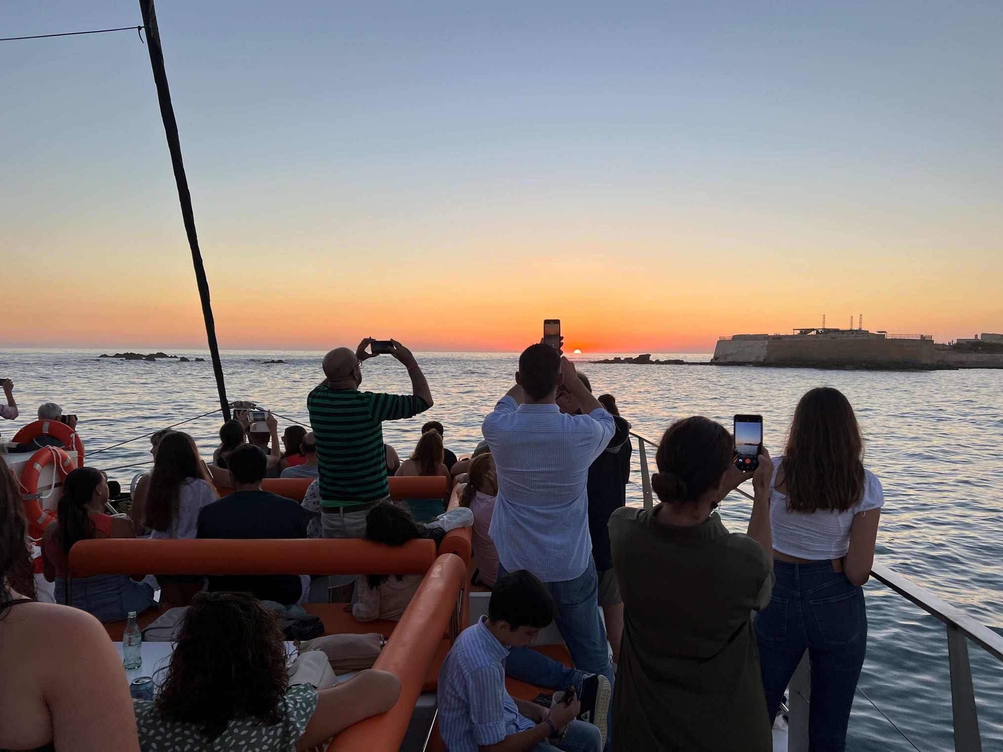 Balade en catamaran au coucher de soleil dans la baie de Cadix avec Coupe de Cava.