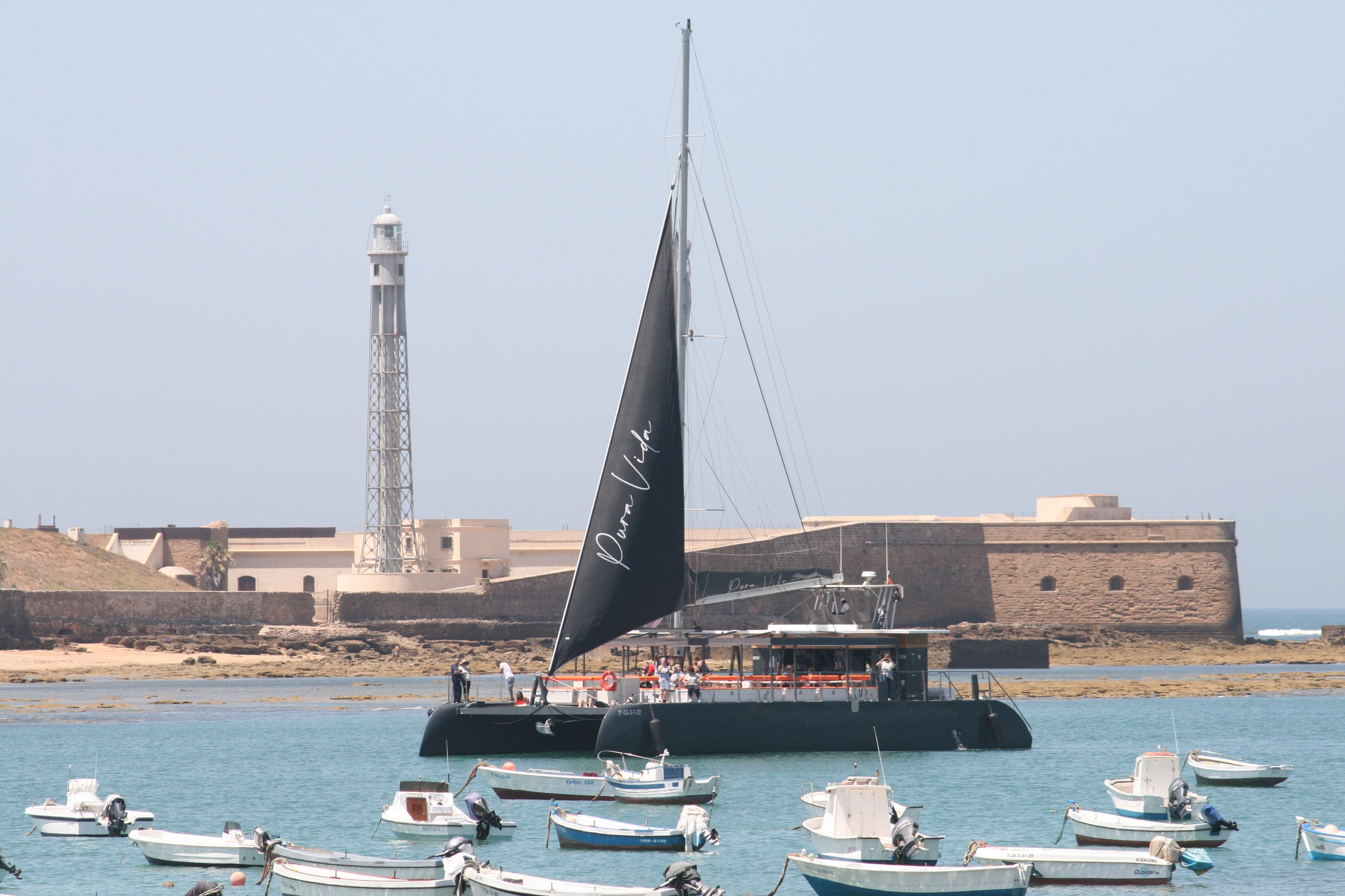Balade en catamaran dans la Baie de Cadix avec Audioguide.