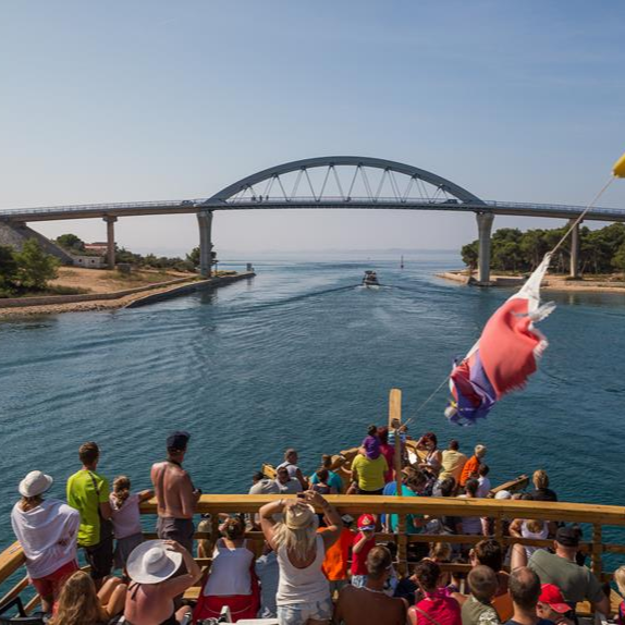 Balade en bateau à l'archipel des Kornati avec Déjeuner & Boissons avec Martina Tours.