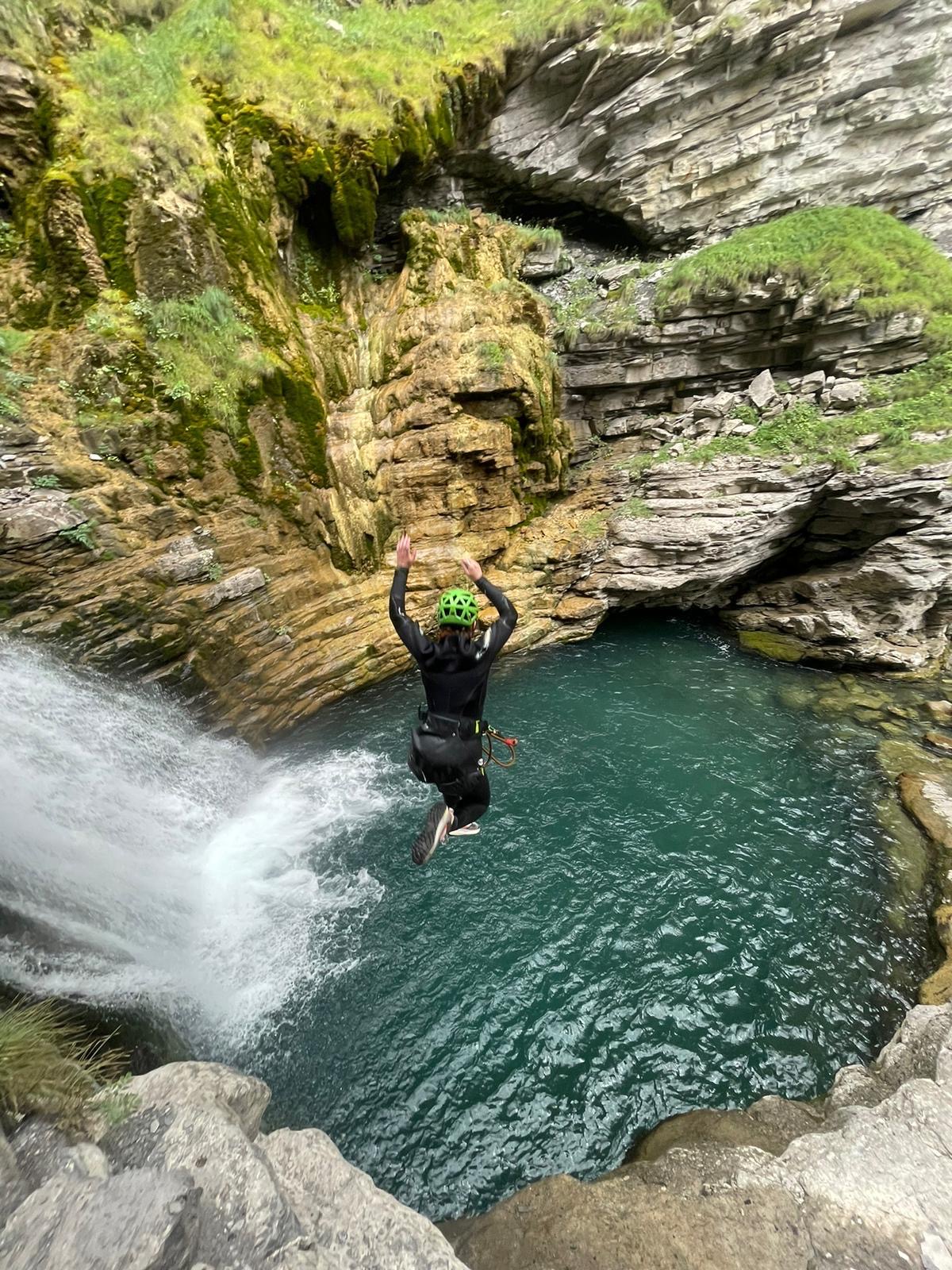 Canyoning dans le canyon de Lance.