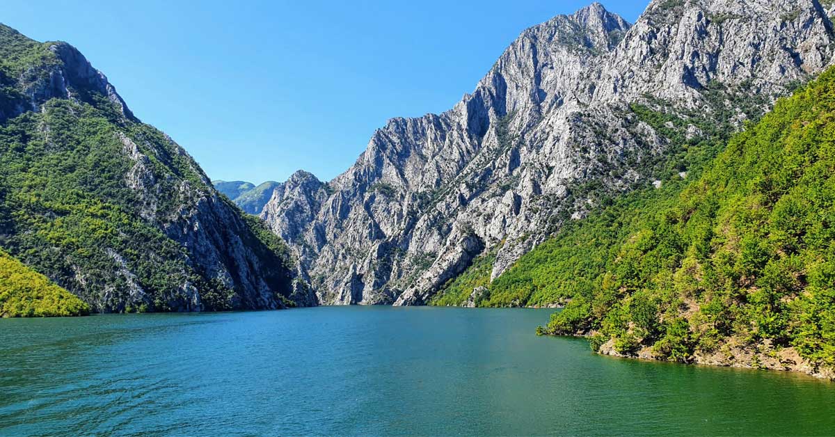 Privé boottocht naar Shalës Rivier.