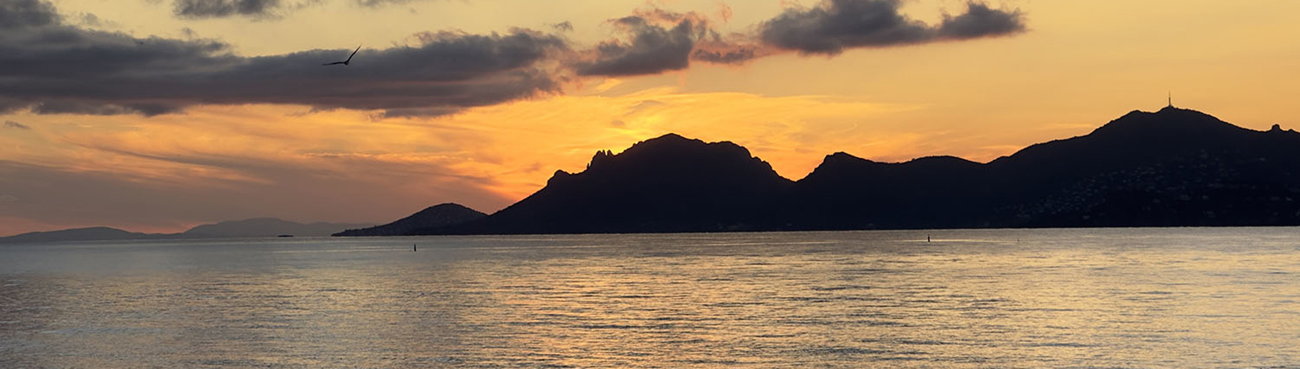 Sunset Boat Trip from Saint-Raphaël to Cap Dramont with Swimming & SUP.